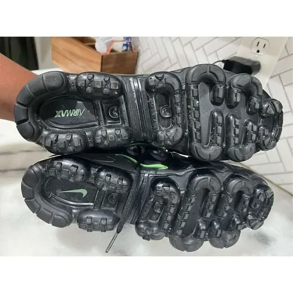 Nike Air VaporMax Plus Black Volt 924453-009 Men's Size Shoes